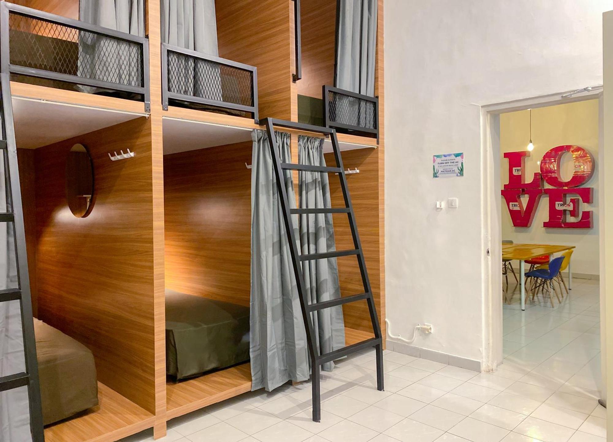 Snooze Malang Hostel Eksteriør bilde
