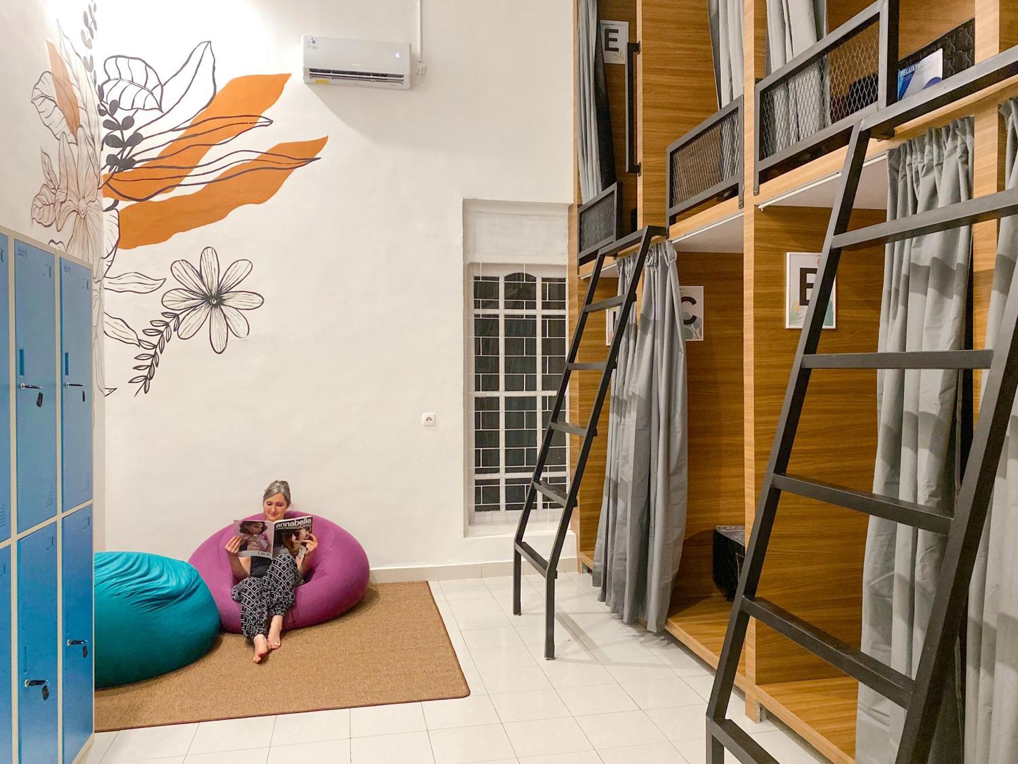 Snooze Malang Hostel Eksteriør bilde